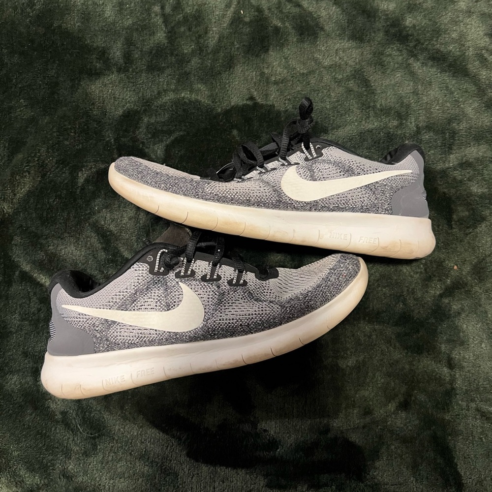 Nike women’s size 8 free rn flyknit